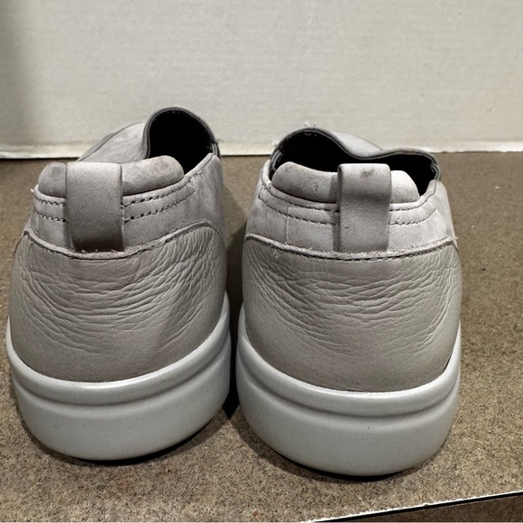 Vionic Penelope Gray Orthotic Comfortable Nubuck Slip-On Leather Sneakers - Picture 7 of 9